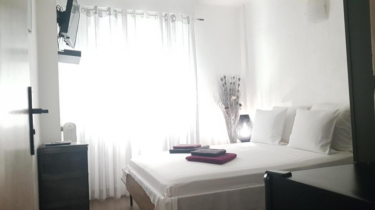 니스 Les Pieds Dans L'Eau B&B 외부 사진